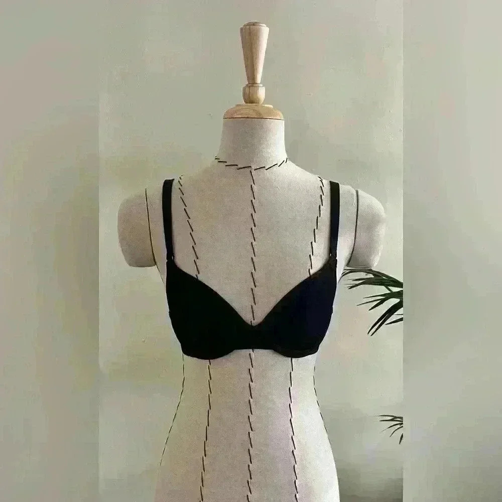 CUUP Demi Spacer Bra | 30A | T SHIRT BRA | Black | Gold Hardware - Picture 6 of 9